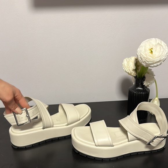 Zara leather summer sandals. NWT, size 37 but they fit perfectly to size 36. - Picture 10 of 10